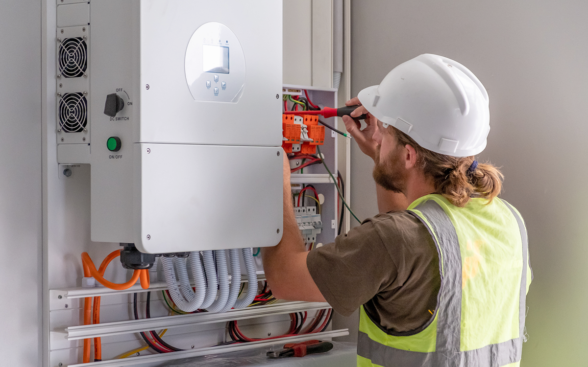 Batterilagring och solenergiteknik för elektriker